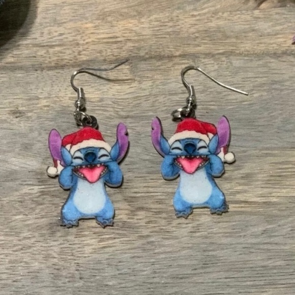 Lilo and Stitch Christmas Earnings Dangle Hook - Picture 2 of 2